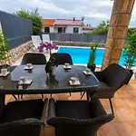 Pianka Βίλα Krk Town
