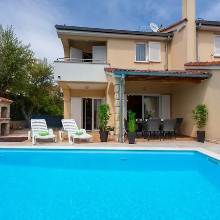Pianka Villa *