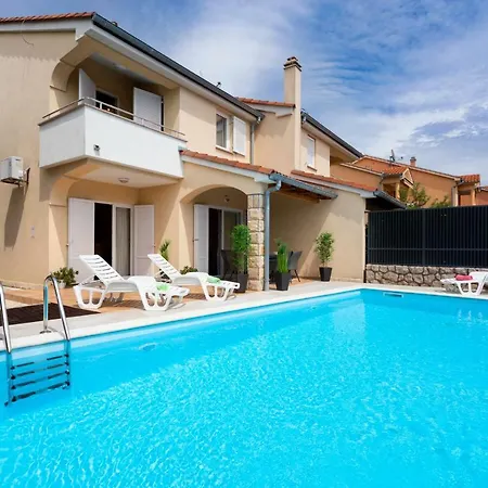 Pianka Krk Town